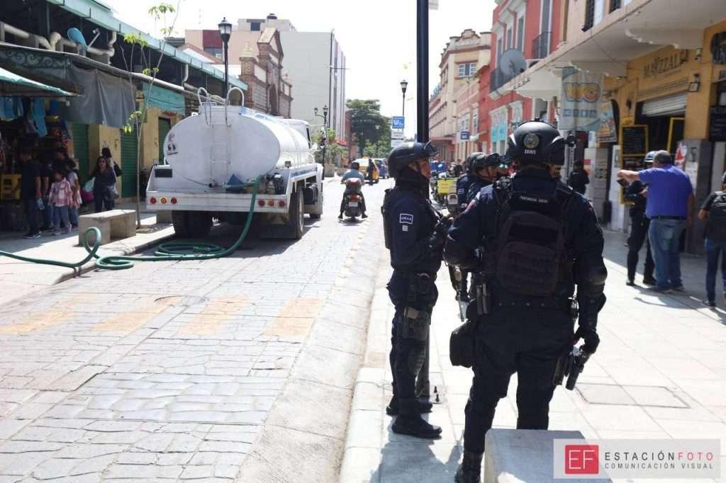 Conato de bronca entre locatarios de mercado 20 de Nov. y Benito Juárez por bahía de carga