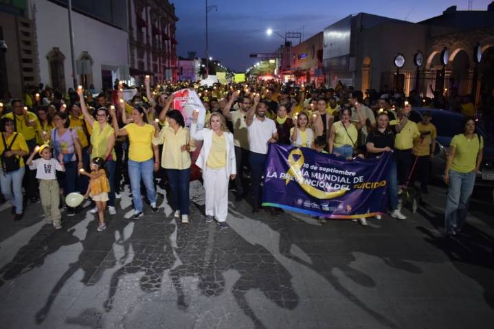 Chihuahuenses marchan por el día mundial de la prevención del suicidio