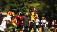 Jayden Daniels fuera contra Raiders; Mariota toma el mando en Washington