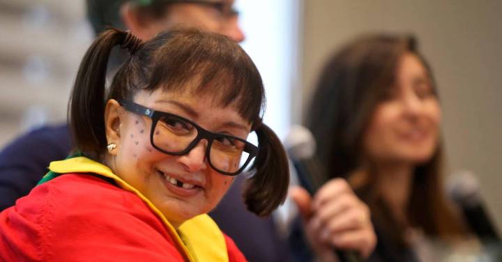 La Chilindrina se cayó en pleno teatro y alarmó por su estado de salud, ¿qué le pasó?