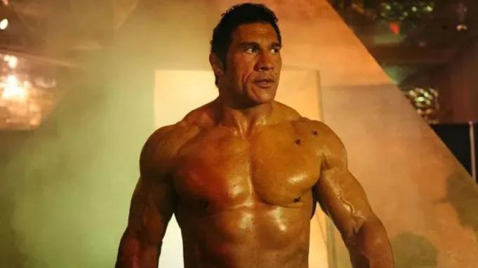 Explora Dwayne Johnson un nuevo rostro actoral en “The Smashing Machine”