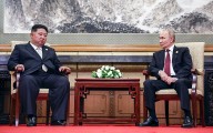 Putin se reúne con Kim Jong-un, que promete seguir ayudando a Rusia en todo lo necesario
