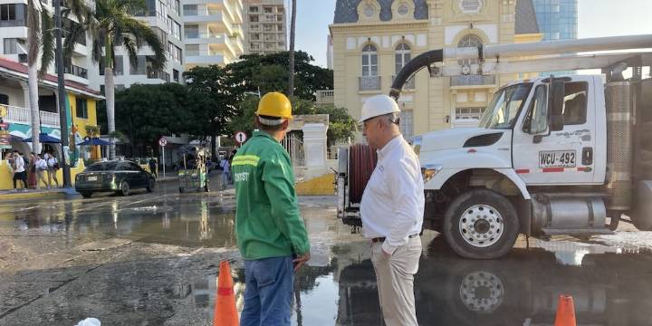 Protestas en Santa Marta por crisis de agua y alcantarillado ponen a prueba a la Essmar y su nuevo interventor