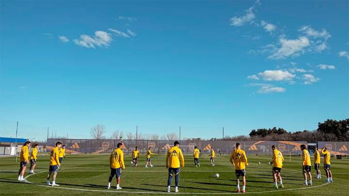 Mientras Russo sigue en reposo, el plantel de Boca volvió a entrenarse bajo las órdenes de Úbeda