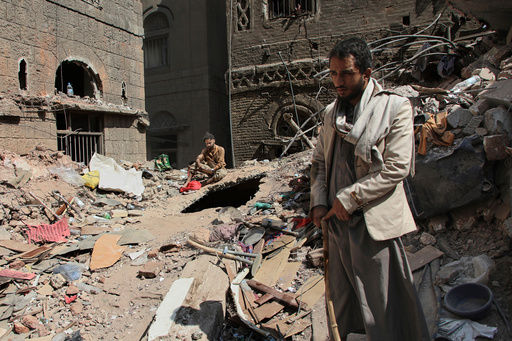 Ataques israelíes en la capital de Yemen causan 9 muertos y decenas de heridos, según hutíes