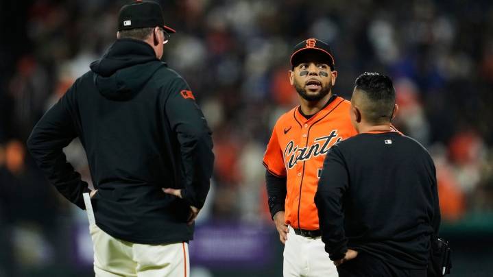 Giants infielder Dominic Smith goes on injured list with strained right hamstring