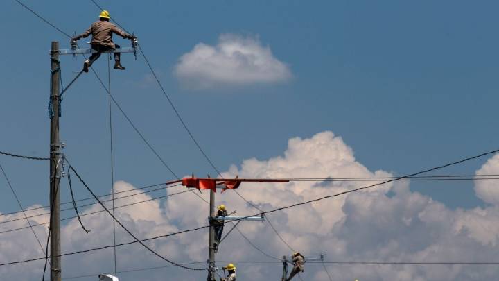 Reportan apagón en Yucatán, Campeche y Quintana Roo; CFE dice que ya atiende la falla