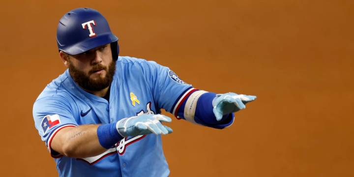 Rangers earn series win against rival Astros
