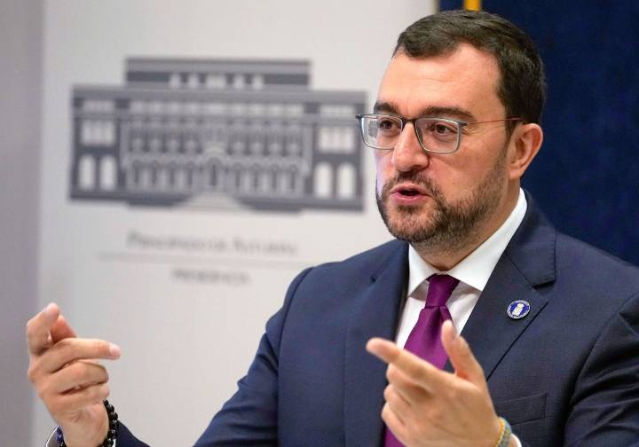Barbón reconoce que «los proyectos estratégicos que se plantean en Asturias» peligran si no hay garantía de suministro eléctrico