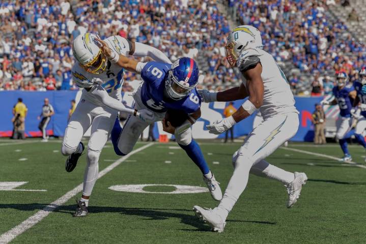 Chargers unable to contain rookie QB Jaxson Dart, lose to Giants