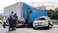 TRÁILER PROVOCÓ LA MUERTE DE UN MOTOCICLISTA AL PROVOCAR CARAMBOLA AUTOMOVILÍSTICA EN QUERÉTARO