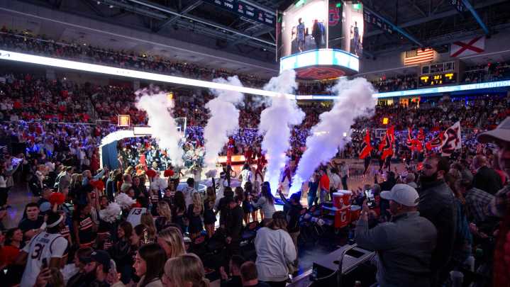 Auburn basketball injury: Freshman Simon Walker undergoes foot surgery