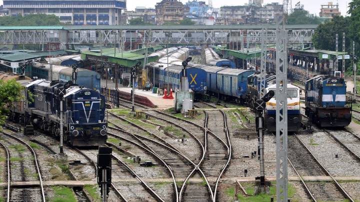 Railways Advises LPs To Stay Vigilant To Avoid SPAD Incidents
