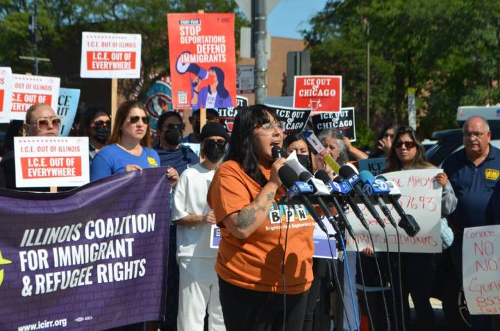As Immigrant-Owned Businesses Suffer Due To ICE Fears, Advocates Urge Chicagoans To ‘Shop Locally’
