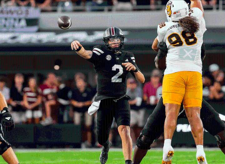 Mississippi State fans storm field after Bulldogs upset No. 12 Arizona State 24