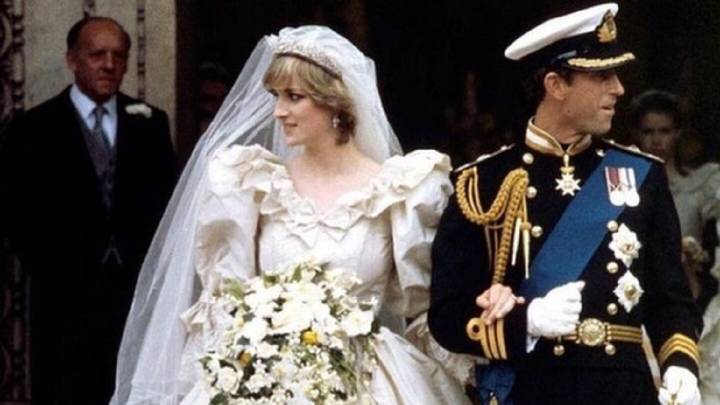 Este fue el inusual amuleto que la princesa Diana pidió se bordara a su vestido de novia y nadie notó hasta ahora