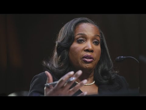 Trump asks the Supreme Court for an emergency order to remove Lisa Cook from the Fed board