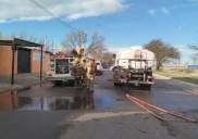 Bomberos controlaron un incendio en una vivienda del barrio La Ribera