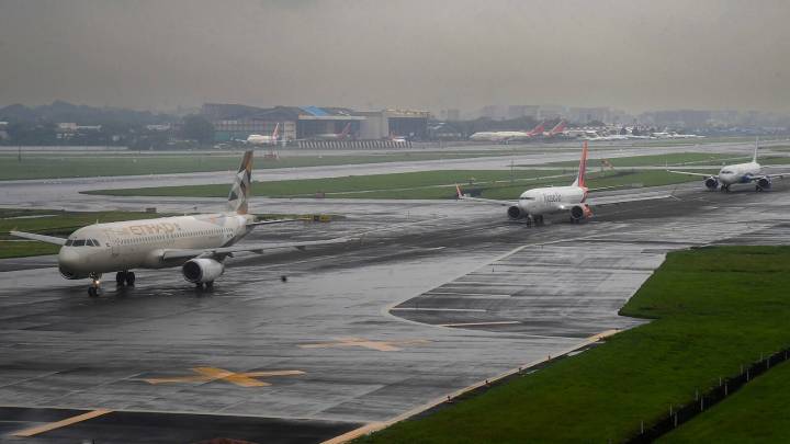 30 flights cancelled, over 30 delayed amid heavy rains in Kolkata
