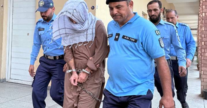 Padre de joven influencer asesinada en Pakistán exige justicia