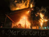 Se incendia palapa en el centro de La Paz