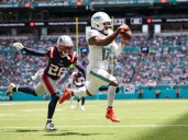 Deadspin | Dolphins optimistic WR Jaylen Waddle (shoulder) can play vs. Bills