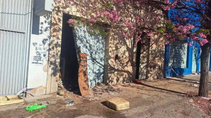 Córdoba: dos niños y un hombre murieron tras incendiarse su casa