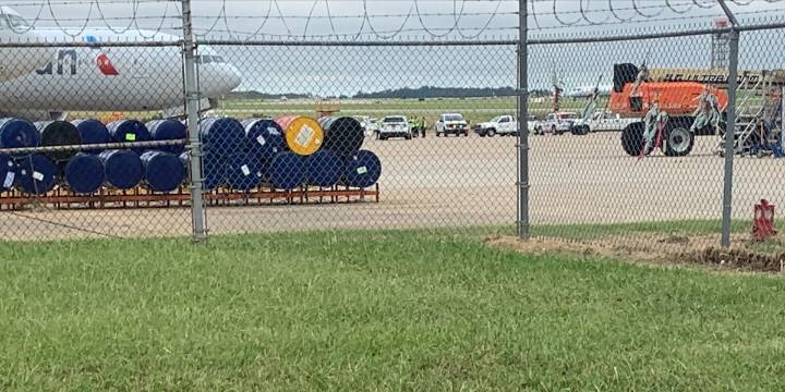 Dead body found in American Airlines landing gear compartment at Charlotte airport
