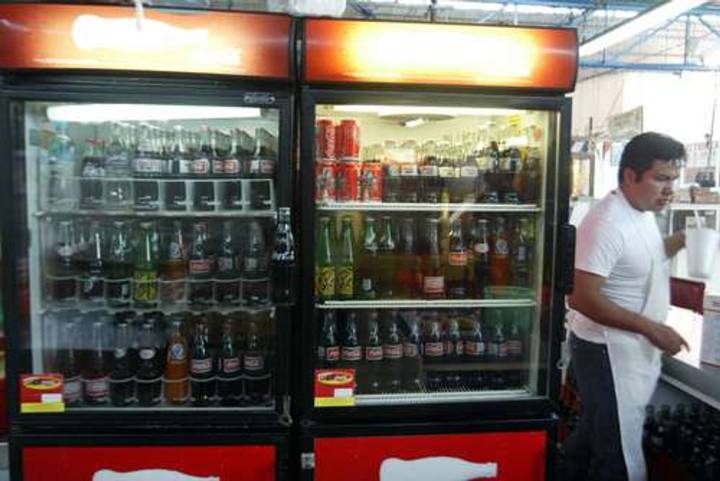 Hacienda proyecta recaudar 41 mil mdp con impuestos a bebidas azucaradas y tabaco