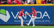 Marté robs Reynolds of tying homer in 9th, Reds beat Pirates 2-1 and close on Mets for wild card
