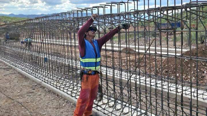 Continúa modernización de la carretera Bavispe