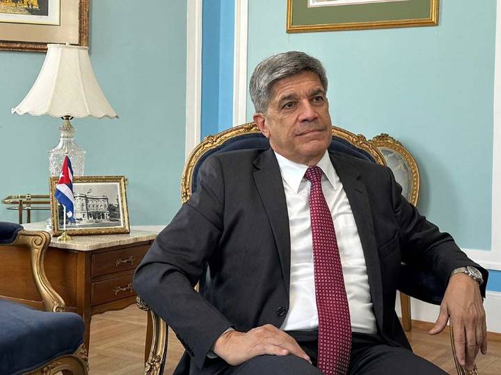 Cuba descarta apoyar militarmente a Venezuela en caso de un conflicto bélico en el Caribe: «No vamos a entrar en guerra con EEUU»