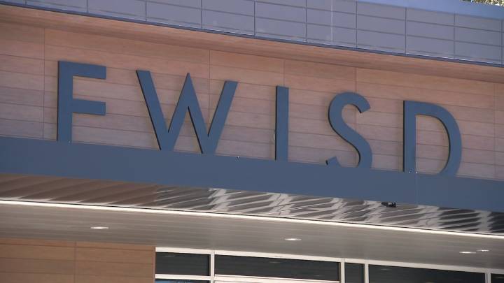 Parents rally as Fort Worth ISD awaits possible state takeover