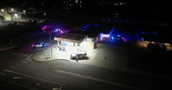 Connell burglary suspects at large after gas station break in
