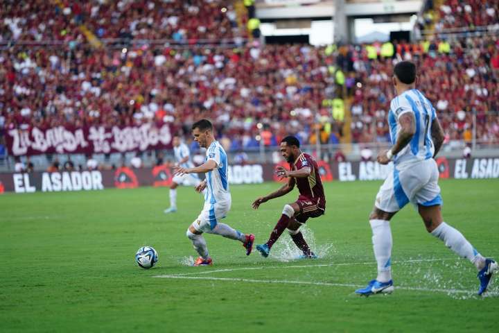 Eliminatorias Sudamericanas: hora, TV y formaciones de Argentina vs. Venezuela por la fecha 17