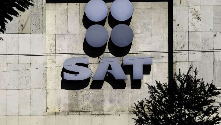 Freno 'fast track' a factureras y cárcel a socios, avisa el SAT