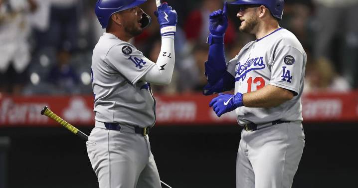 Max Muncy goes 0 for 3 in return to Dodgers lineup after 23