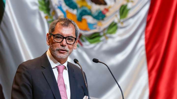 Compareció el secretario de Hacienda en medio de críticas por deuda y evasión