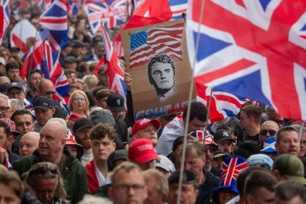 Más de 100.000 personas se manifiestan en Londres contra la inmigración