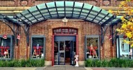 Llega un nuevo mega outlet a Buenos Aires: qué marcas participan, precios y hasta cuándo estará abierto
