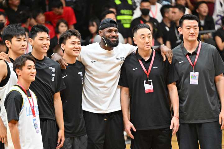 LeBron James Writes Letter to Fans in State
