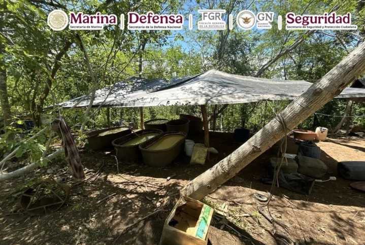 Desmantelan dos laboratorios de droga en Durango
