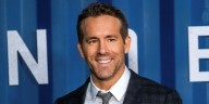 Ryan Reynolds kicks off tour by coming to CT theater