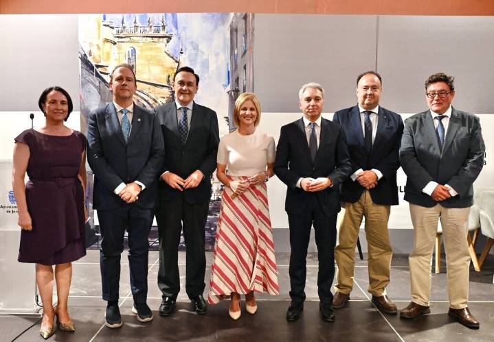 Vicente Vallés anima a Jerez a que haga trascender su mensaje para ser capital cultural