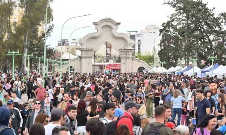Una multitud disfrutó la Fiesta del Cubanito en el Parque de Mayo