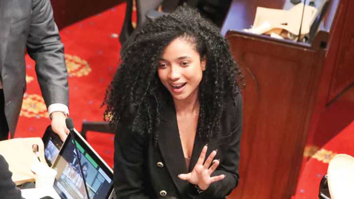 Hoja de vida de Juliana Guerrero ya no aparece en la página de aspirantes de Presidencia tras anuncio de la anulación de su título