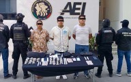 Detienen a 2 hombres y a mujer con arma y drogas en la colonia Industrial en Monterrey