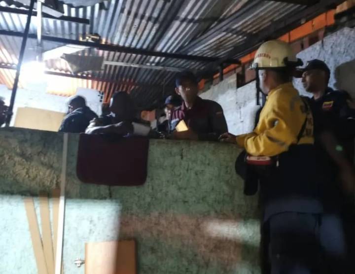 Tragedia en Caracas: Un muerto tras el derrumbe de una vivienda en pleno centro de la ciudad.
