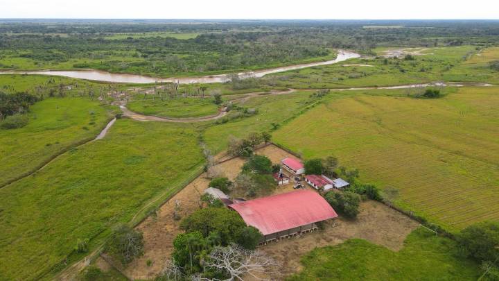 Arrancó una obra en el río Charte, beneficiará a 400 familias en Maní