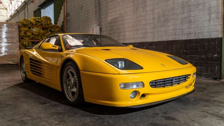 “Me encanta la policía aquí”: la reacción viral de un conductor de Ferrari al ser detenido en Milán